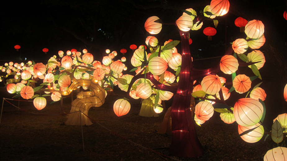 In Chinese myth, peaches symbolize immortality. This art installation of pretty lantern peaches highlights the significance of the Immortal Peach—that if you eat these peaches you will live a very long and healthy life.