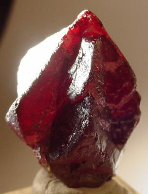 Cinnabar, a highly toxic brick-red sulfide mineral, was used in ancient elixirs in hopes of bringing eternal life. Interestingly, it resembles the ideal red ‘Philosopher’s Stone’. 